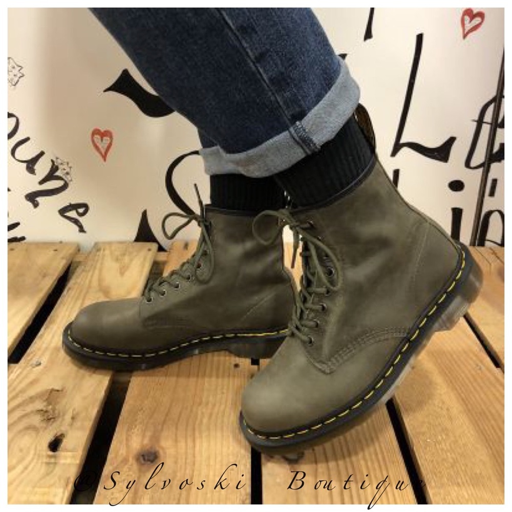 🔥 DR MARTENS 1460 DUSKY NWT - Picture 1 of 9